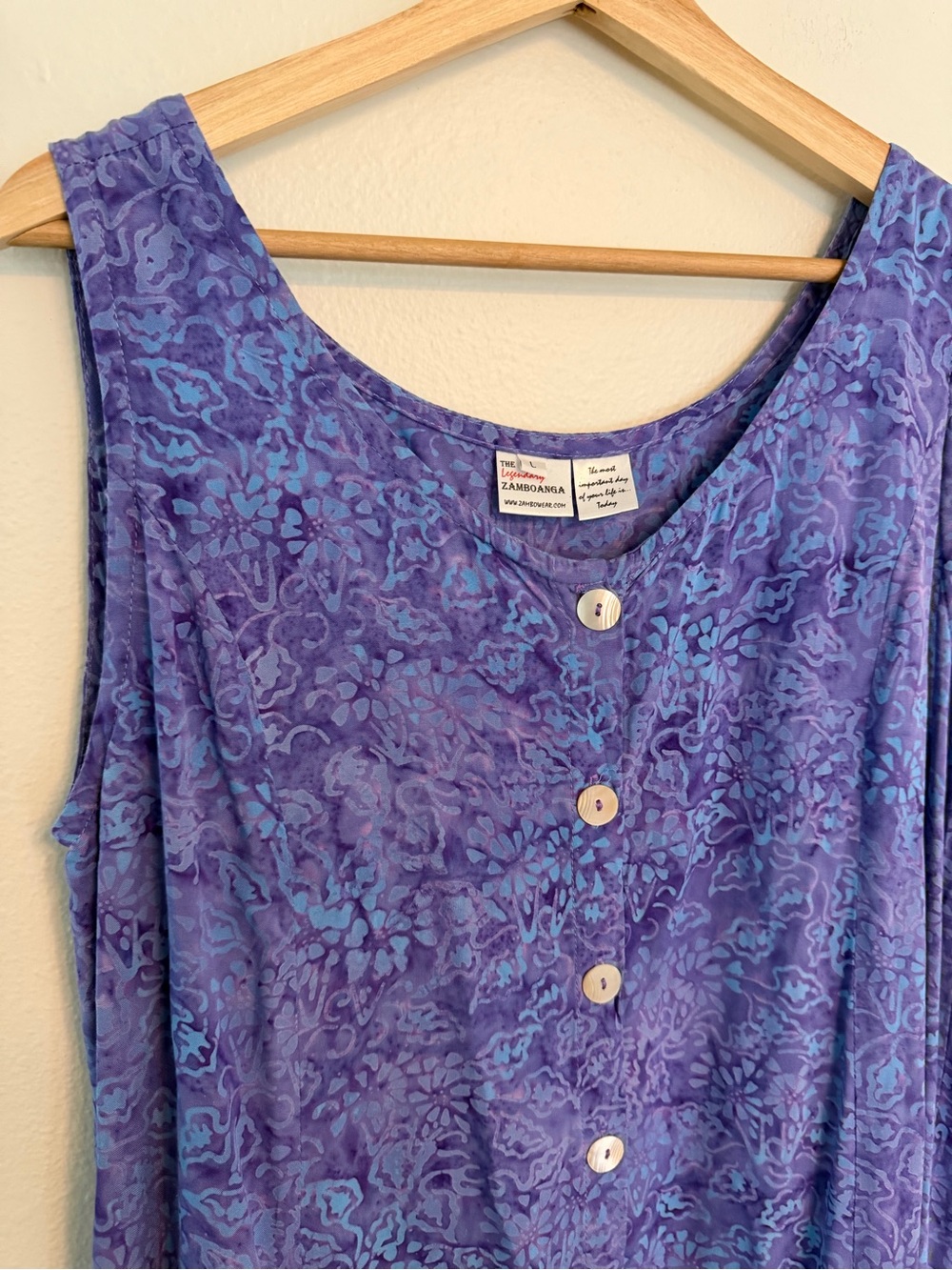 Purple Button-Front Sleeveless batik shell buttons vacation floral - Picture 2 of 6